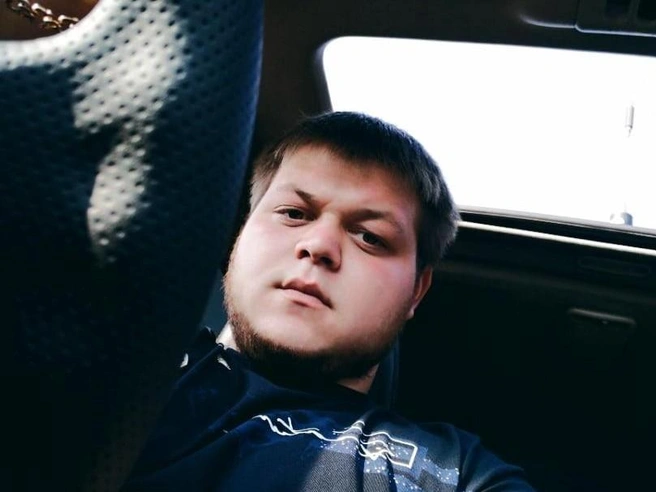 Мужчина зарабатывал на жизнь, занимаясь перевозками авто | Источник: Сергей Путов / https://vk.ru/wall560847454_34