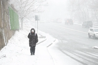 Parents Fight for Warm Uniforms for Girls in Chita