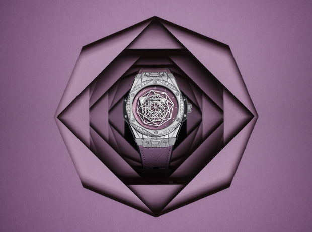 Фото №1 - Hublot представил новинки Big Bang Sang Bleu в трендовых тонах