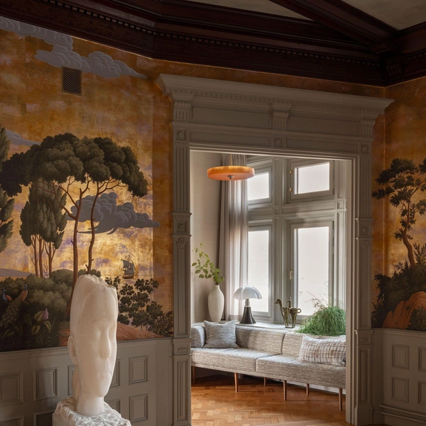 Алебастровый бюст «Анна VI» (2010) бразильского художника Жауме Пленсы | Источник: Эрик Левфандер