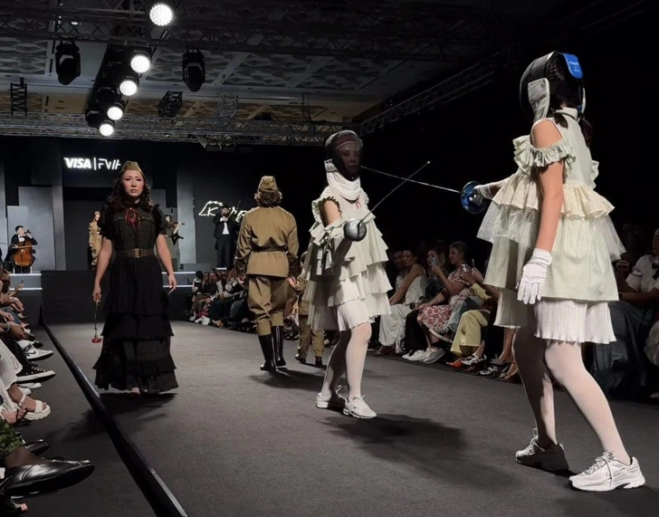 Романтизация войны: что не так с показом казахстанского бренда Kirpi на Visa Fashion Week Almaty | marieclaire.kz
