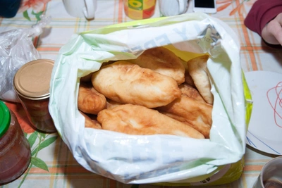 Woman Fired for Pastry Theft Wins 301,000 Rubles in Court