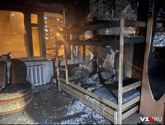 Живым из огня вытащили только пятилетнего мальчика — он умер в больнице | Источник: Илья Воробушкин / V1.RU