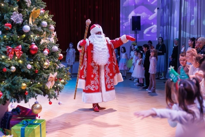 Волгоградцы о конфликте из-за 250 рублей на школьную ёлку