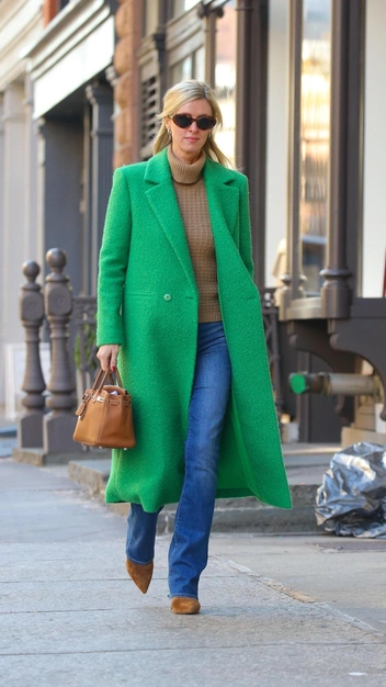 Ники Хилтон выглядит стильно в этом ярком образе — он безупречно подойдет на весну | marieclaire.ru