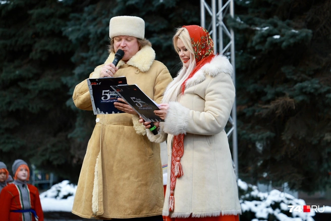 Для пришедших приготовили праздничную программу  | Источник: Михаил Шилкин