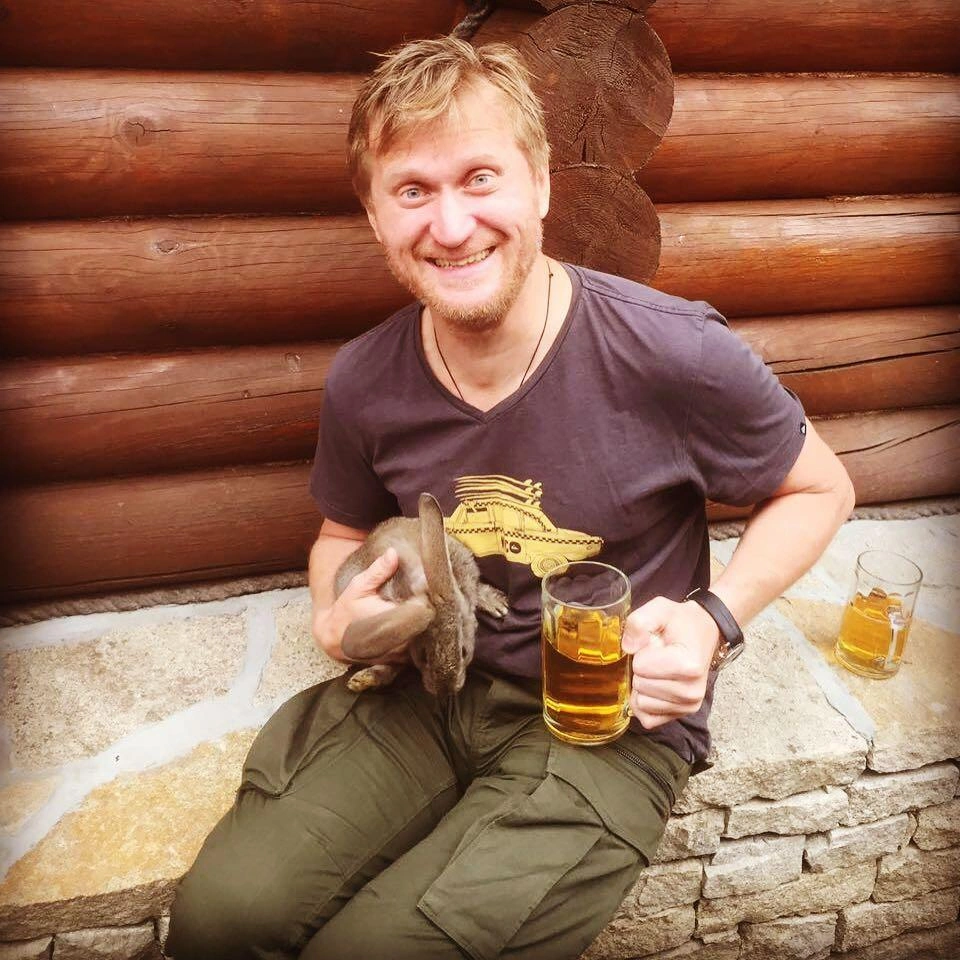 Еще раз поздравляем артиста с днем рождения! | Источник: Андрей Рожков / Vk.com