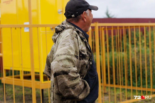 Все местные знают, что лошади находились в воде несколько дней. Попытки спасти их оттуда были и не один раз  | Источник: Ирина Шарова / 72.RU