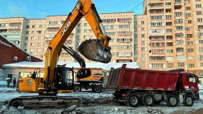 Прокладывают коммунальные сети | Источник: Ратмир Мавлиев / T.me