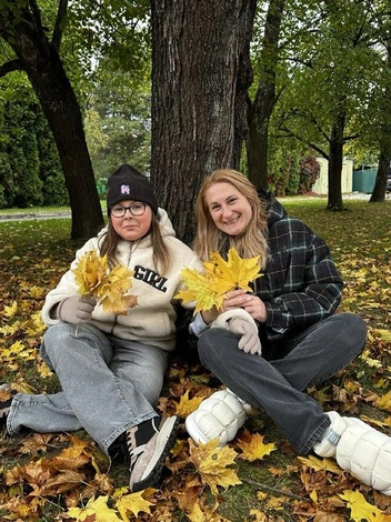 С мамой у девочки дружеские, доверительные отношения | Источник: Анна Топорищева