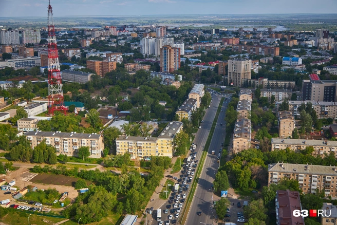 В другу сторону от кольца идет улица Гагарина | Источник: Роман Данилкин / 63.RU