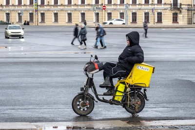 Курьеры в Петербурге: рост и регулирование