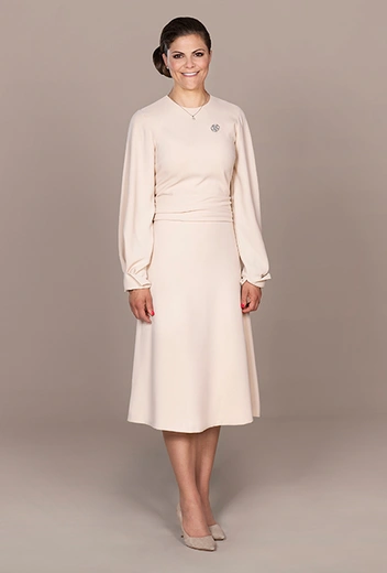 А этот портрет — по случаю 41-летия Виктории, 14 июля 2018 года