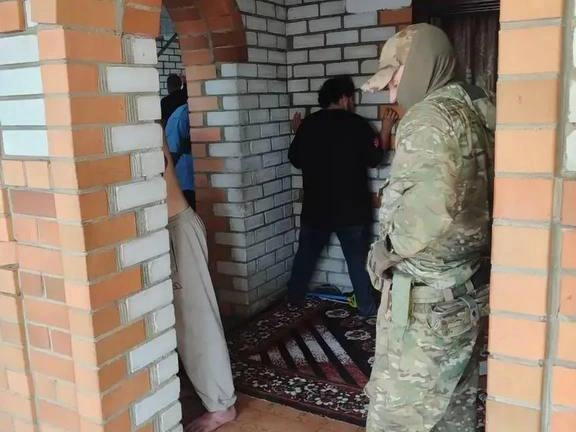 Силовую поддержку рейда оказывали бойцы Росгвардии | Источник: читатели V1.RU