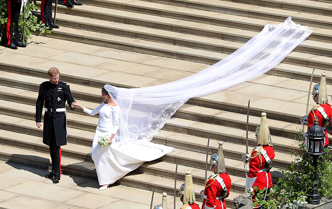 Почему свадебное платье принцессы Евгении было удачнее, чем у Меган Маркл