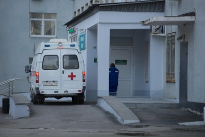 Child writhing in pain after appendicitis misdiagnosis