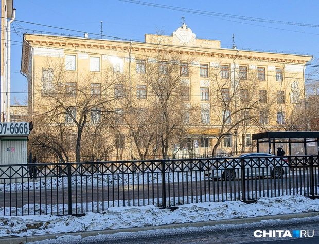 Новое здание Читинского строительного техникума на улице Бабушкина, конец 1950-х | Источник: Олег Федоров / CHITA.RU