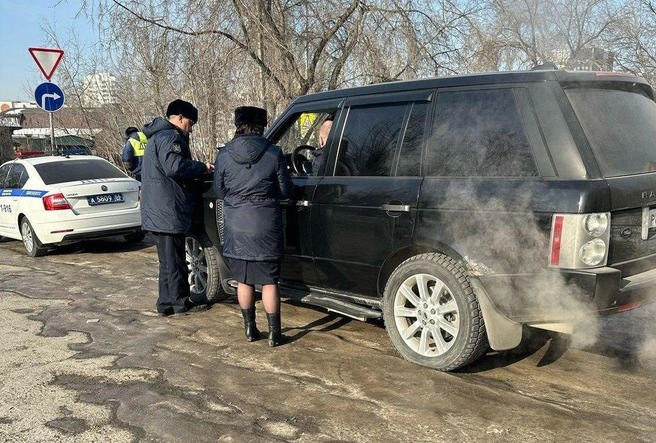 Автомобилист не стал переоформлять на себя машину, поэтому штрафы приходили предыдущему владельцу | Источник: ГАИ по Свердловской области
