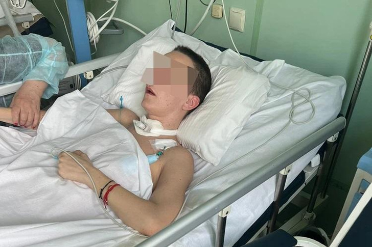 Живет в состоянии младенца: 36-летняя россиянка впала в кому после блефаропластики