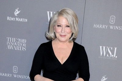 Бетт Мидлер тихо уходит: возможно, больше не выйдет на сцену