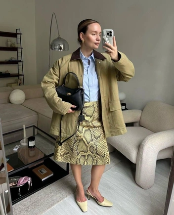 Самый главный акцент&nbsp;— это фактура юбки и цвет | Источник: ru.pinterest.com