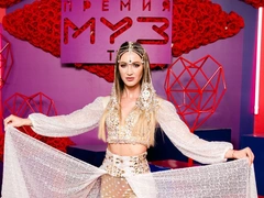 Самые обсуждаемые образы звезд на «Премии МУЗ-ТВ»: модные взлеты и падения