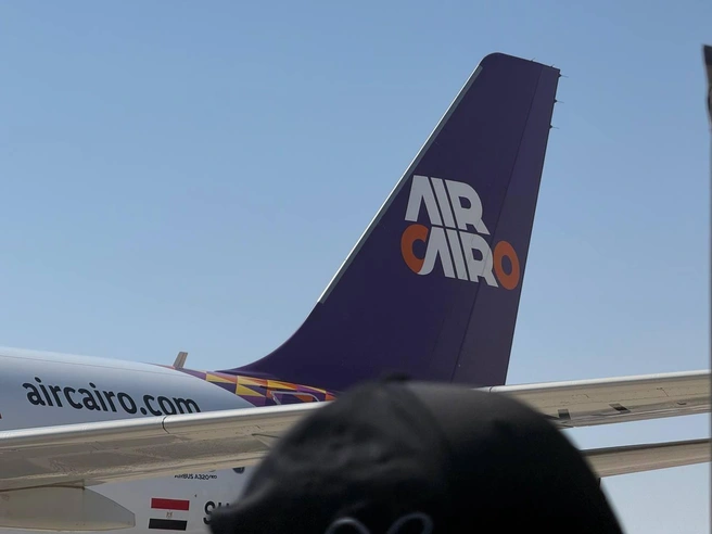 На самолете Air Cairo в багаже можно провезти до десяти килограммов, а в ручной клади — до семи | Источник: Анастасия Баранова / E1.RU 