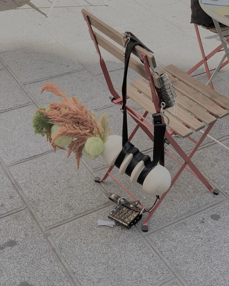 Переносные вазы дизайнера Евгении Казарезовой | Источник: @zheni.studio