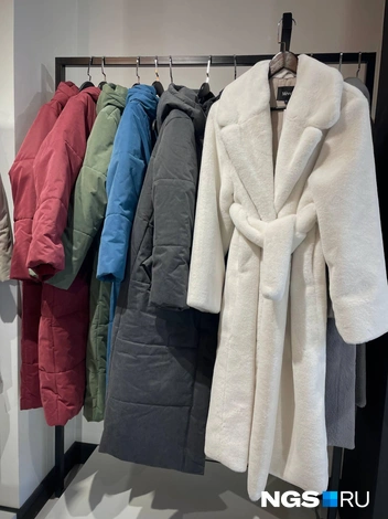 Цена шубы — 30 990 рублей | Источник: Алена Золотухина / NGS.RU