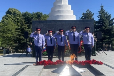 Офицеры СК Адыгеи почтили память в День скорби