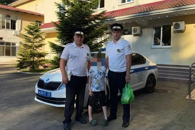 Инспекторы ДПС доставили ребенка в больницу на патрульной машине