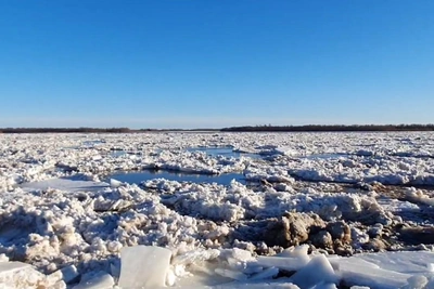 Ледоход у Архангельска: впечатляющие кадры с Уемского