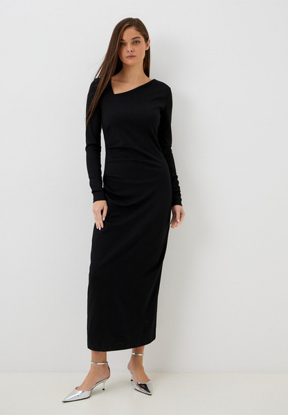 Черное облегающее платье с асимметричным вырезом