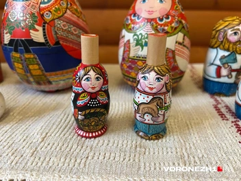А еще Евгения расписывает вот такие свистульки | Источник: Мария Мишукова / Voronezh1.ru