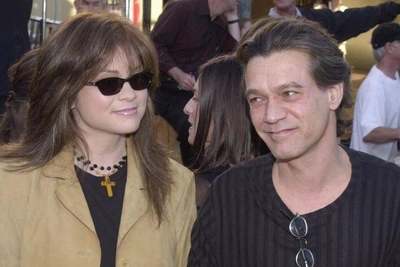 Валери Бертинелли о последних словах Эдди Ван Хейлен и пластической операции