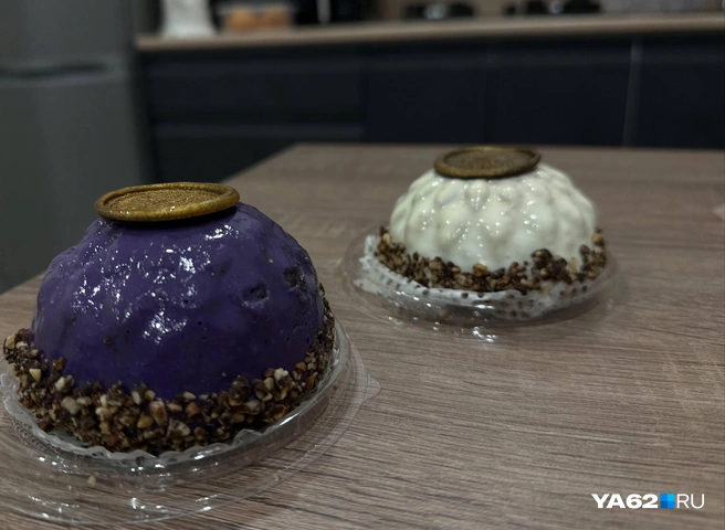 Кстати, стоят калинники недешево — от 300 рублей за одну штуку | Источник: Виктория Улитова / YA62.RU