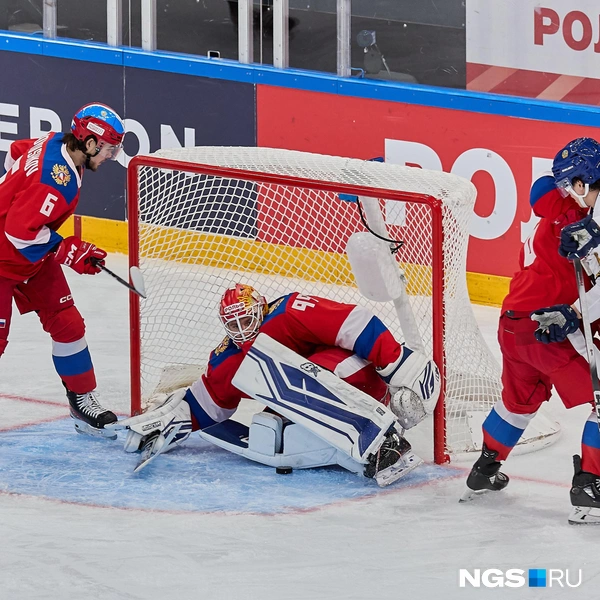 Противники не смогли прорваться сквозь защиту сборной России | Источник: Александр Ощепков / NGS.RU