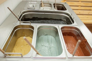 Грязи, которыми славятся термы | Источник: Даниил Максимов для центра здоровья и отдыха «Воткинские термы» / VK.com