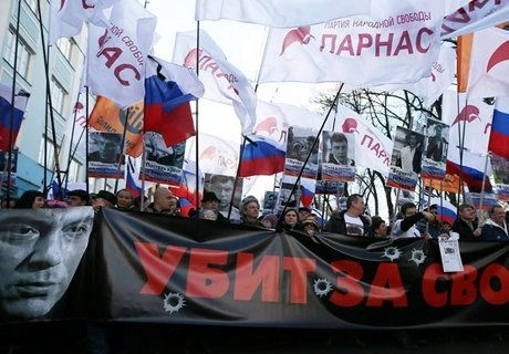 В акции памяти Бориса Немцова приняли участие 7,5 тыс. человек | ya62.ru