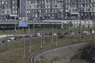 В час пик под мостами в Ленинском районе встали пробки