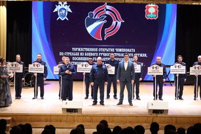 В Липецке стартовал чемпионат следователей по стрельбе