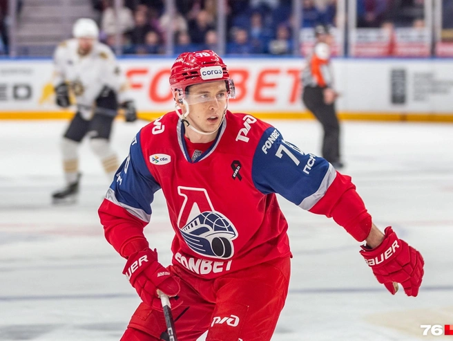 Нападающий «Локомотива» Максим Шалунов пропустит матч 4 декабря из-за рождения дочери. | Источник: Кирилл Поверинов / 76.RU