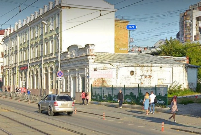 Так второе здание выглядело до реконструкции | Источник: «Яндекс.Карты»