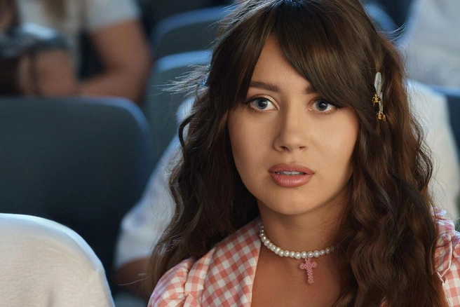 Удастся ли няне Оксане затмить няню Вику — покажет время | Источник: кадр из сериала «Няня Оксана» (16+), реж. Евгения Абдель-Фаттах, студия Norm Production, 2025 год