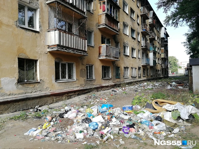 Это не трущобы Дели. Это Нефтяники | Источник: Александр Зубов