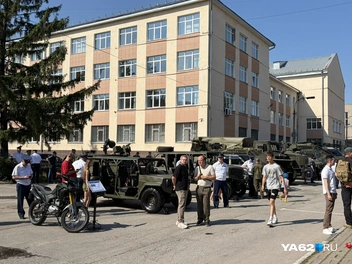 Военная техника есть, хоть и в небольшом количестве | Источник: Дарья Ходосевич / YA62.RU