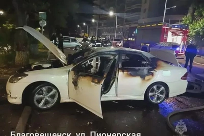 Пожар на Пионерской в Благовещенске: горел автомобиль