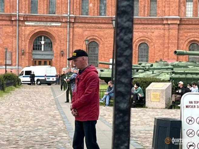 Музей артиллерии в Александровском парке временно закрывали, туда приезжала полиция | Источник: читатель «Фонтанки»