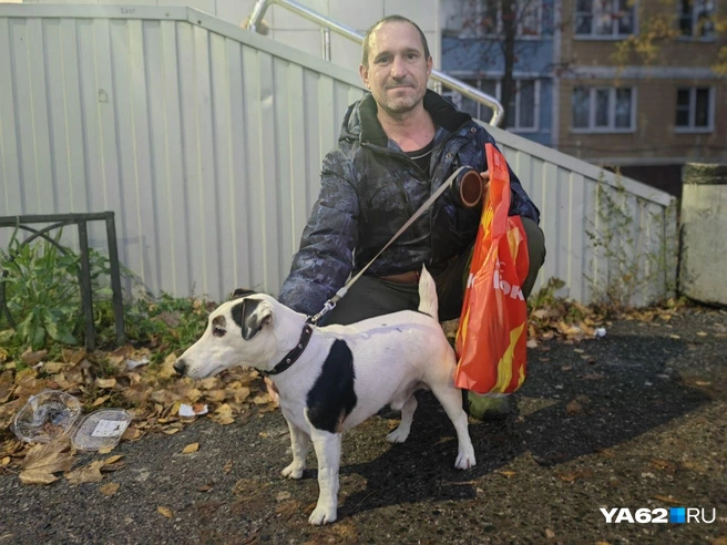 Андрей переехал в Песочню в три года, и его тут все устраивает, кроме запаха | Источник: Кристина Мельникова / YA62.RU