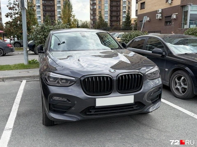 BMW X3&nbsp;— один из самых узнаваемых премиальных кроссоверов на российских дорогах | Источник: 72.RU